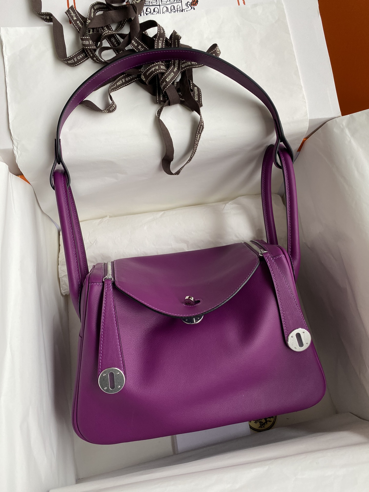 Hermes Lindy 26cm Handbag Shoulder Bag In Anemone Swift Leather